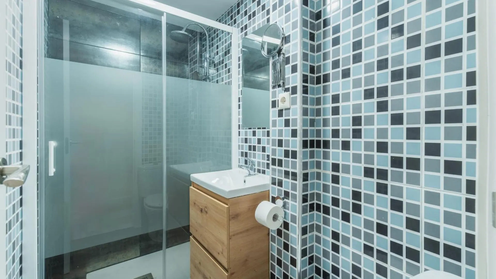 Luxe Apartment 1 In Rota 0*,